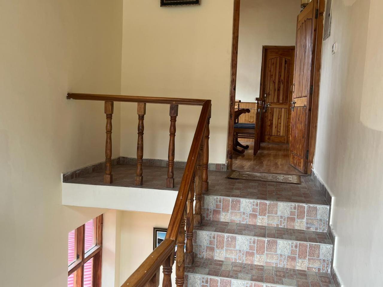 Mrikula Cottage Manāli Zewnętrze zdjęcie