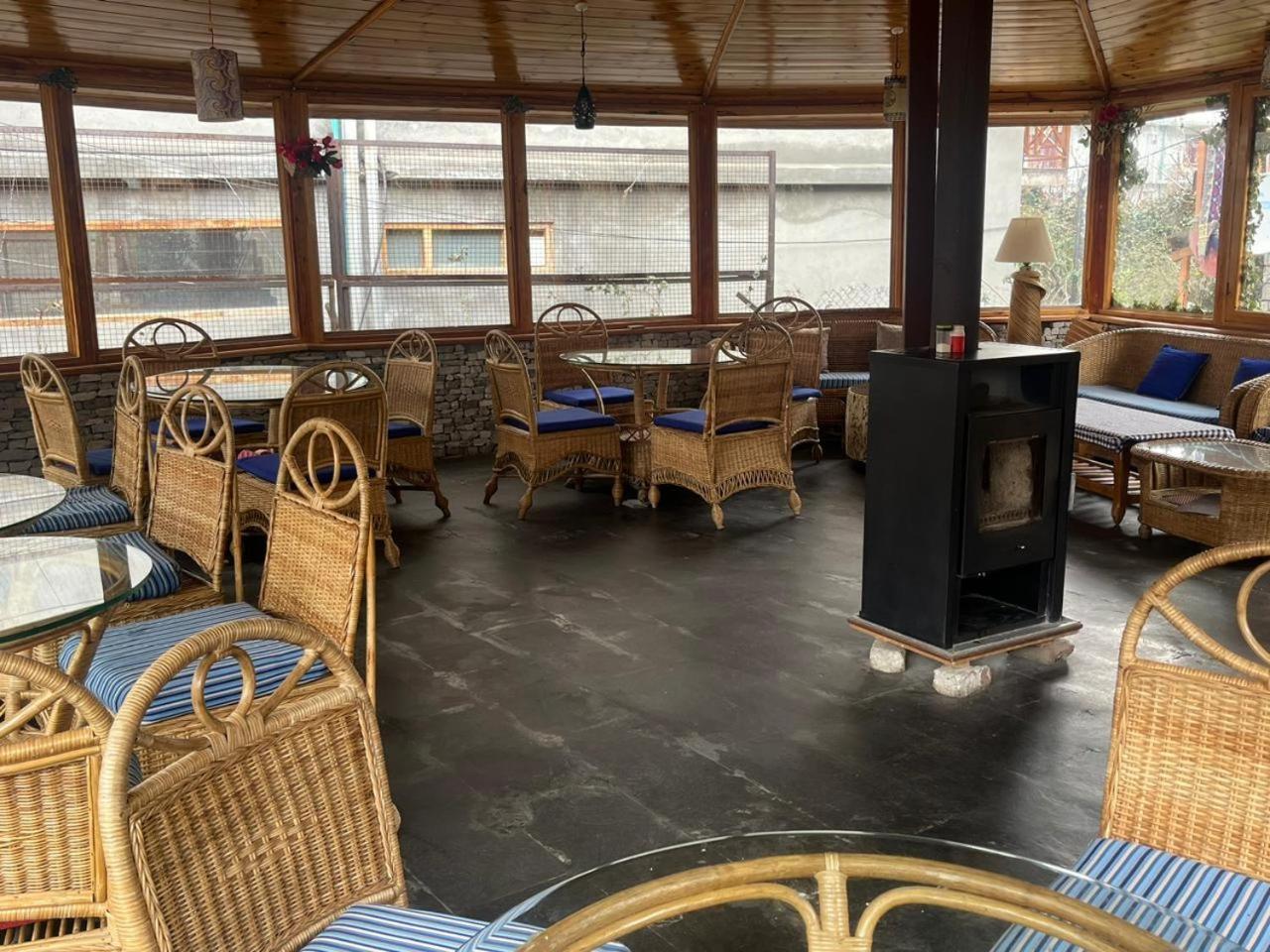 Mrikula Cottage Manāli Zewnętrze zdjęcie